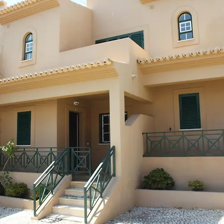 V2 Z Vila Olhos de Agua (Albufeira)