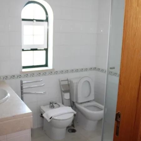 V2 Z Vila Olhos de Agua (Albufeira)